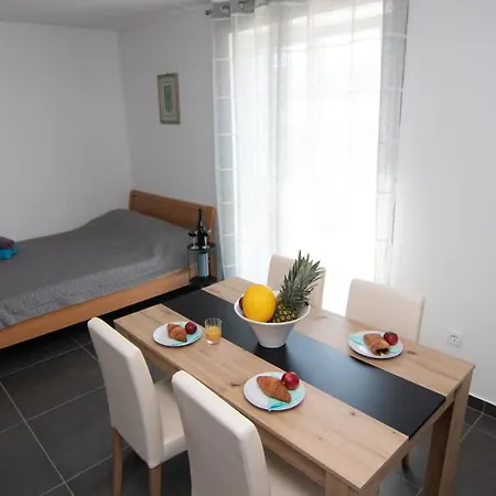 Appartement Valkane Beach Studio *